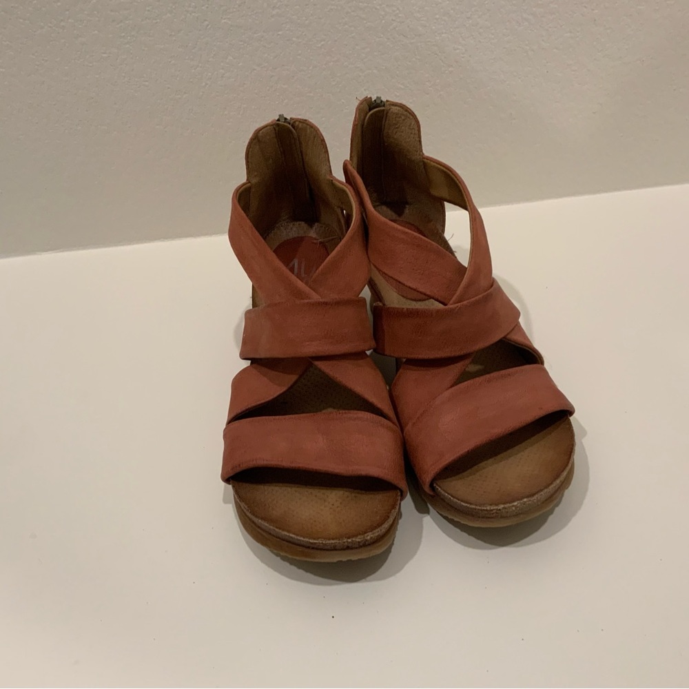 Sad to see these go but I can’t wear them post hip replacement.